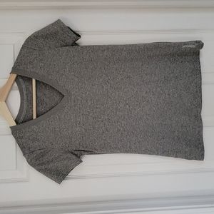 Reebok PlayDry Gray V Neck Size Small